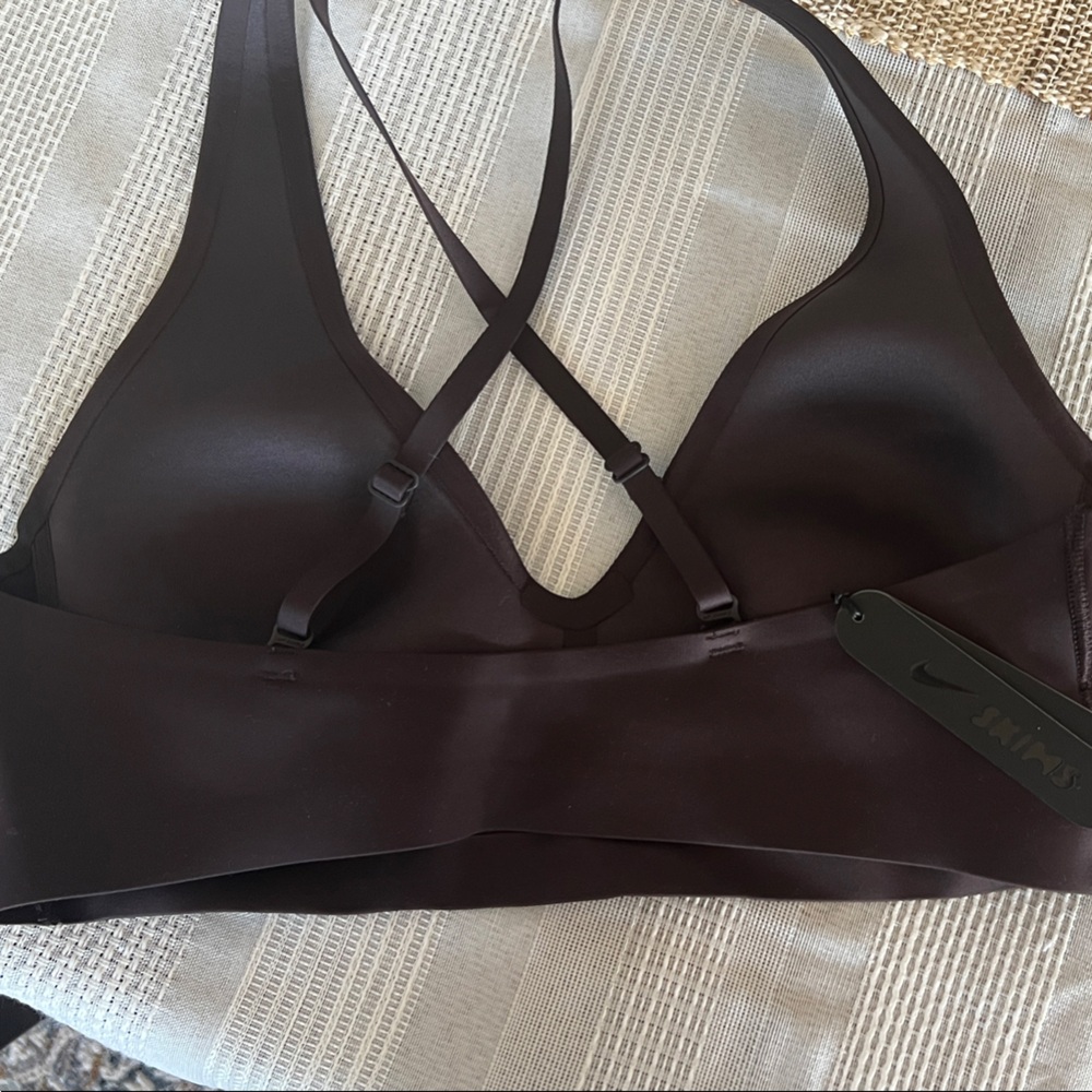 SKIMS Nike Brown Sports Bra - Picture 2 of 7